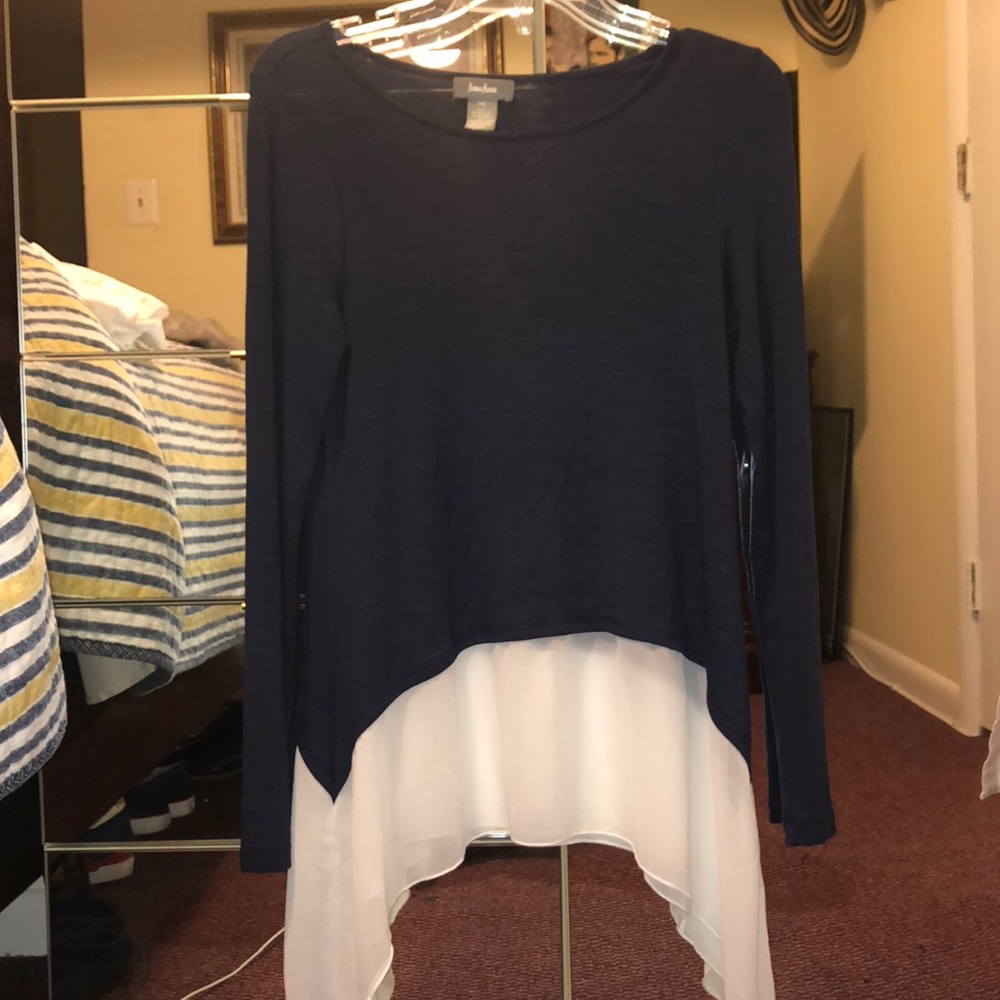 Neumann Marcus long sleeve top